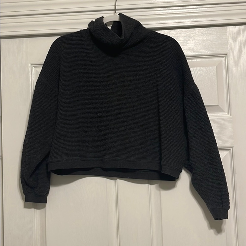 Lululemon cropped sweatshirt